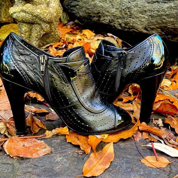 WOMENS CHANEL HIGH HEEL  BLACK LEATHER ANKLE BOOTS / BOOTIES - 9 π₯ - Picture 11 of 11